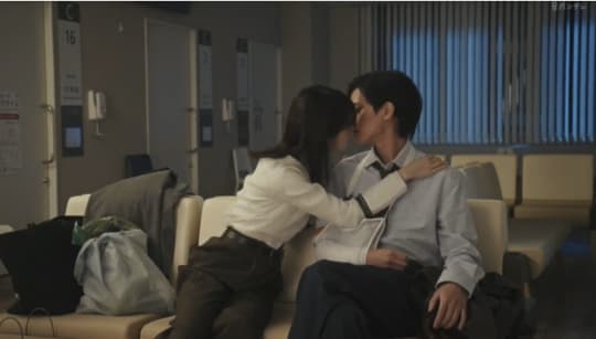 山下美月