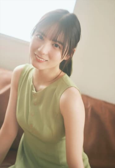 小坂菜緒 おっぱい