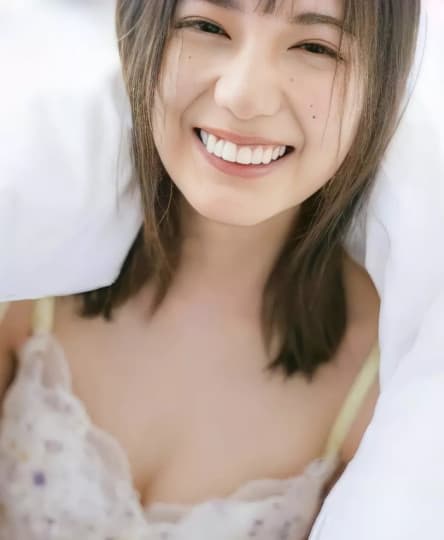 小坂奈緒 おっぱい