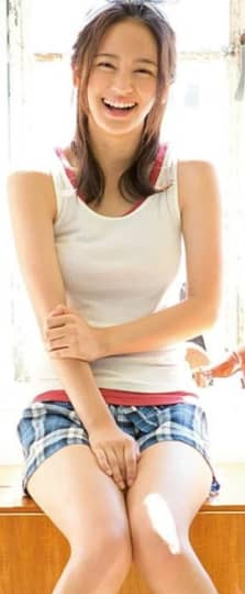 岡田結実のエロいまんすじがスケベすぎる