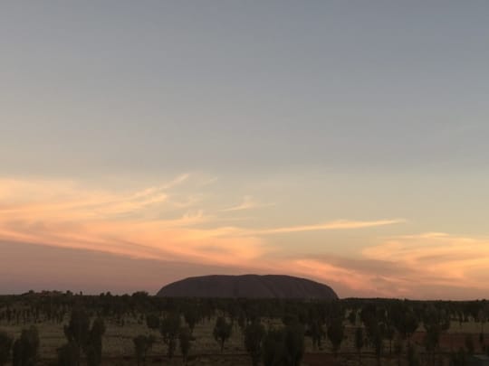 夕暮れ時のエアーズロック