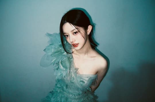 ILLIT(アイリット) エロ