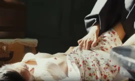 女性芸能人濡れ場シーン