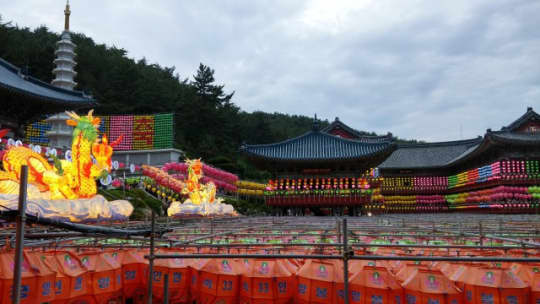 三光寺のお釈迦さまの誕生を祝う花祭り