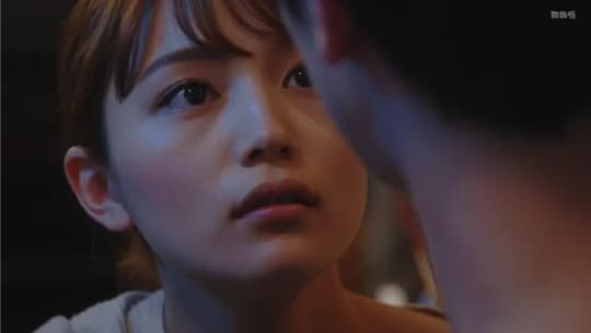 キスを迫られる川口春奈
