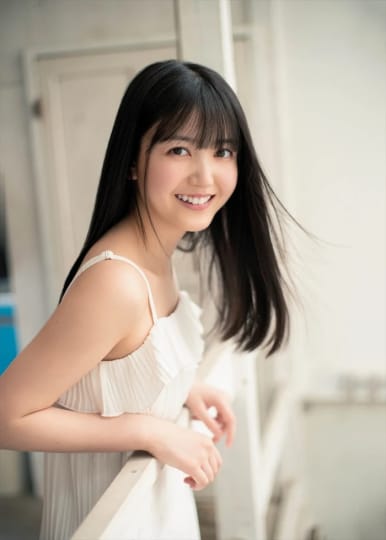 久保史緒里 おっぱい