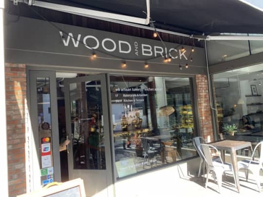 WOOD AND BRICK入口