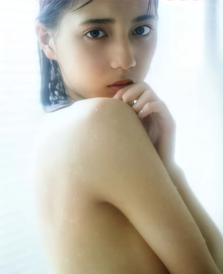 小坂菜緒 おっぱい