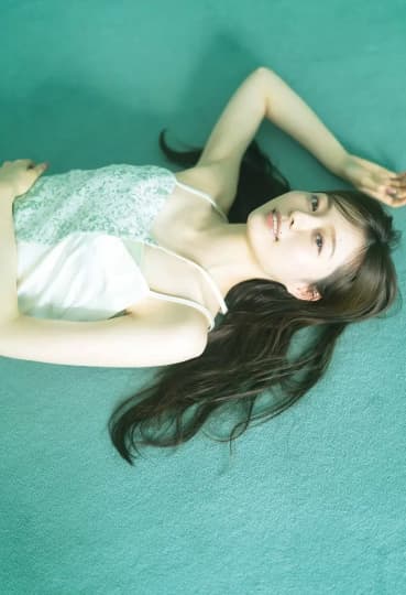 梅澤美波 おっぱい