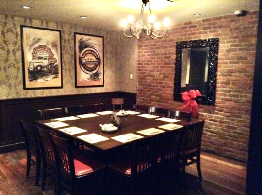 大人数用のテーブルも完備