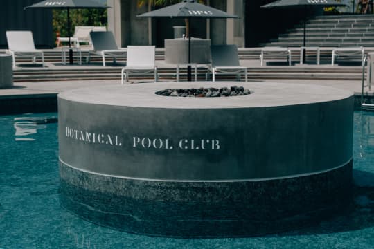 BOTANICAL POOL CLUB