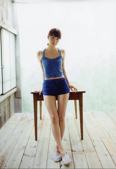 深川麻衣のエロいお尻にかぶりつきたくなる