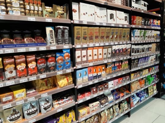 スーパーのチョコレートコーナー