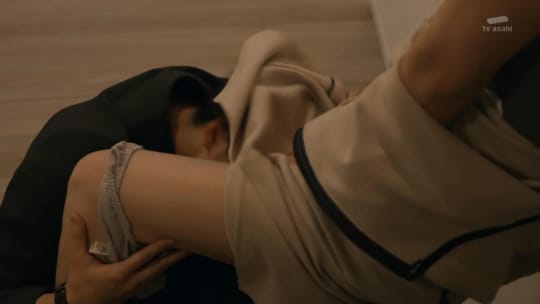 女性芸能人濡れ場シーン