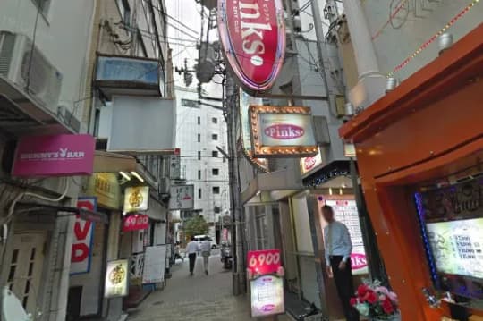 Pinksの店舗前