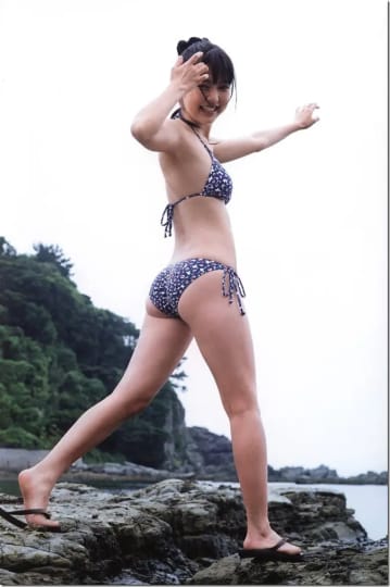 真野恵里菜 おっぱい