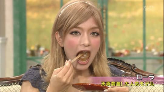 ローラのエロい流出画像で大興奮！