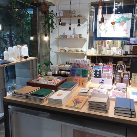 MARY BROWN店内①