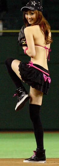 菜々緒 おっぱい