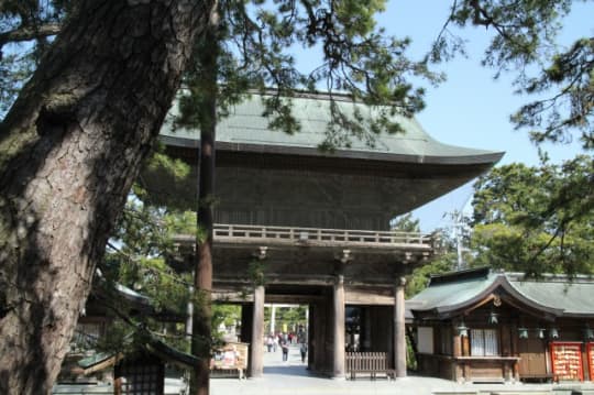 白山神社　楼門