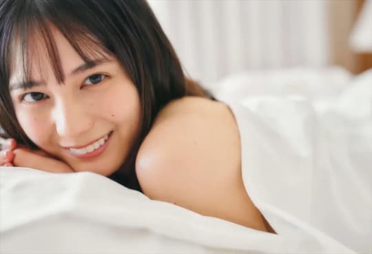 小坂菜緒 おっぱい
