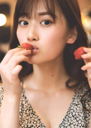 山下美月 おっぱい