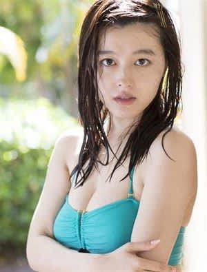 久住小春 おっぱい