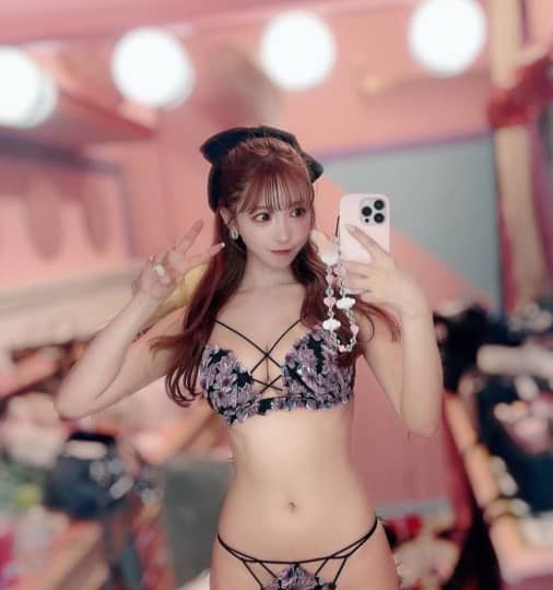 三上悠亜