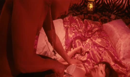 女性芸能人濡れ場シーン