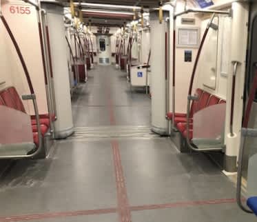 トロント　地下鉄内