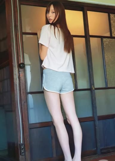 梅澤美波 おっぱい