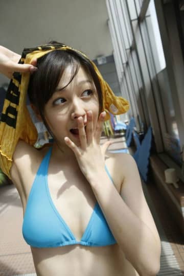 久住小春 おっぱい