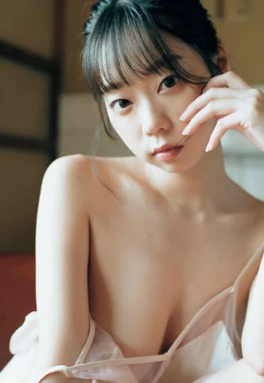 青山ひかるの巨乳画像