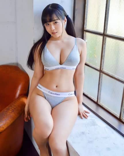 東雲うみ