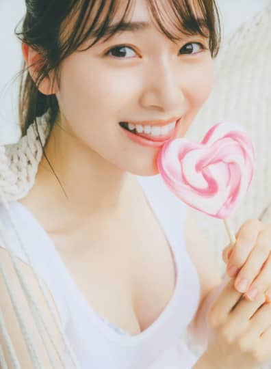 守屋麗奈 おっぱい