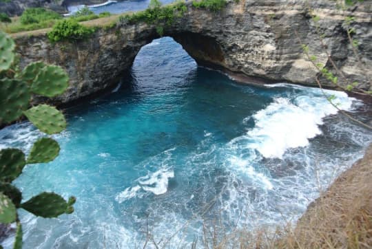 ヌサぺニダ島