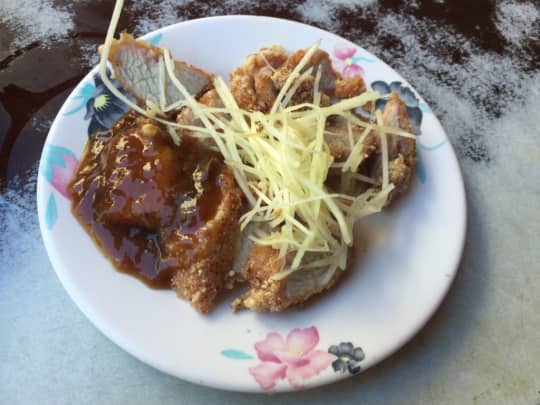 台北の民樂旗魚米粉湯の揚げた肉