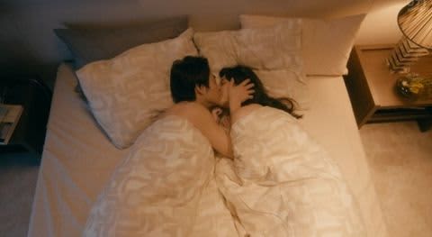 女性芸能人濡れ場シーン