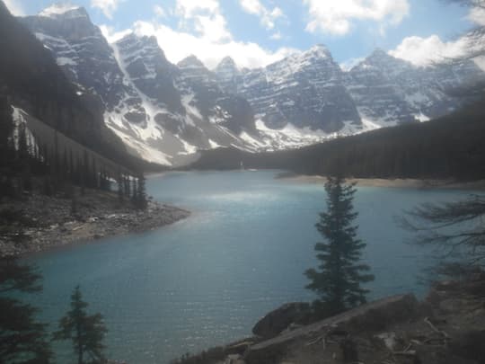 カナディアンロッキーのモレーン湖