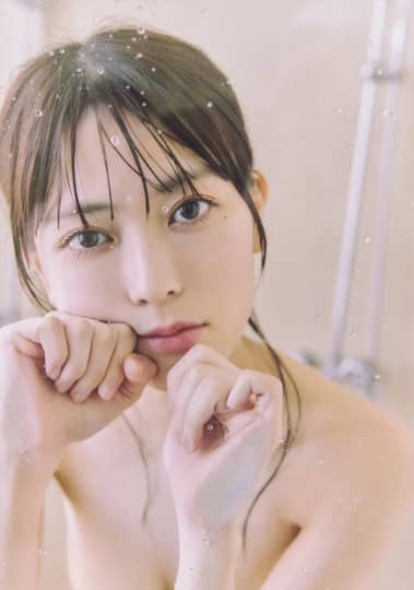 岩本蓮加 おっぱい