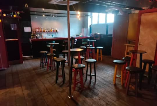 ハプニングバー