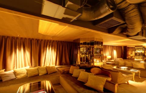 オリエンタルラウンジ福岡店