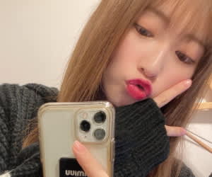 吉田朱里のエロい流出画像で大興奮！