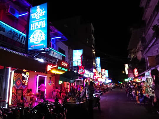 カンボジア 置屋