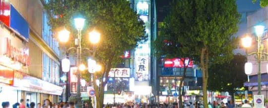 八王子夜の繁華街