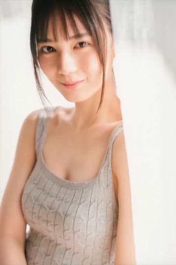小坂菜緒 おっぱい