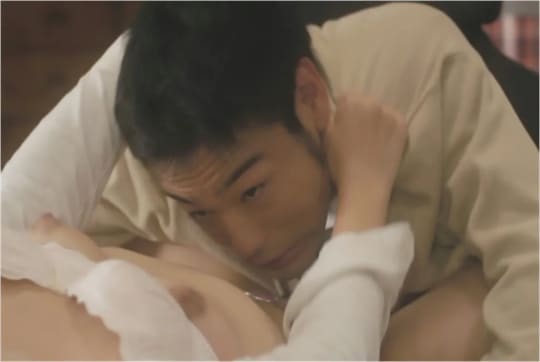 女性芸能人濡れ場シーン