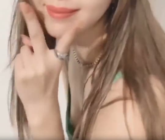 藤田ニコルの乳首