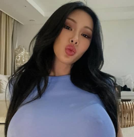 カン・ヘウォンのエロいおっぱい(巨乳)