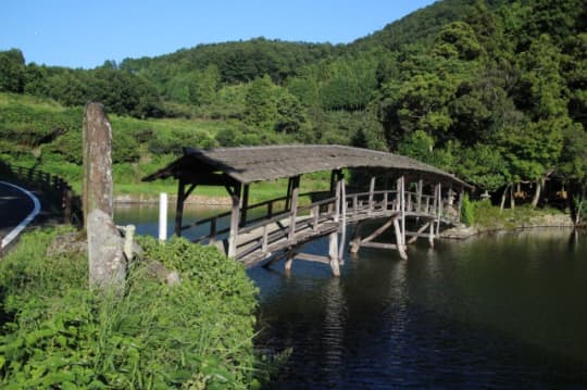 弓削神社　遠景